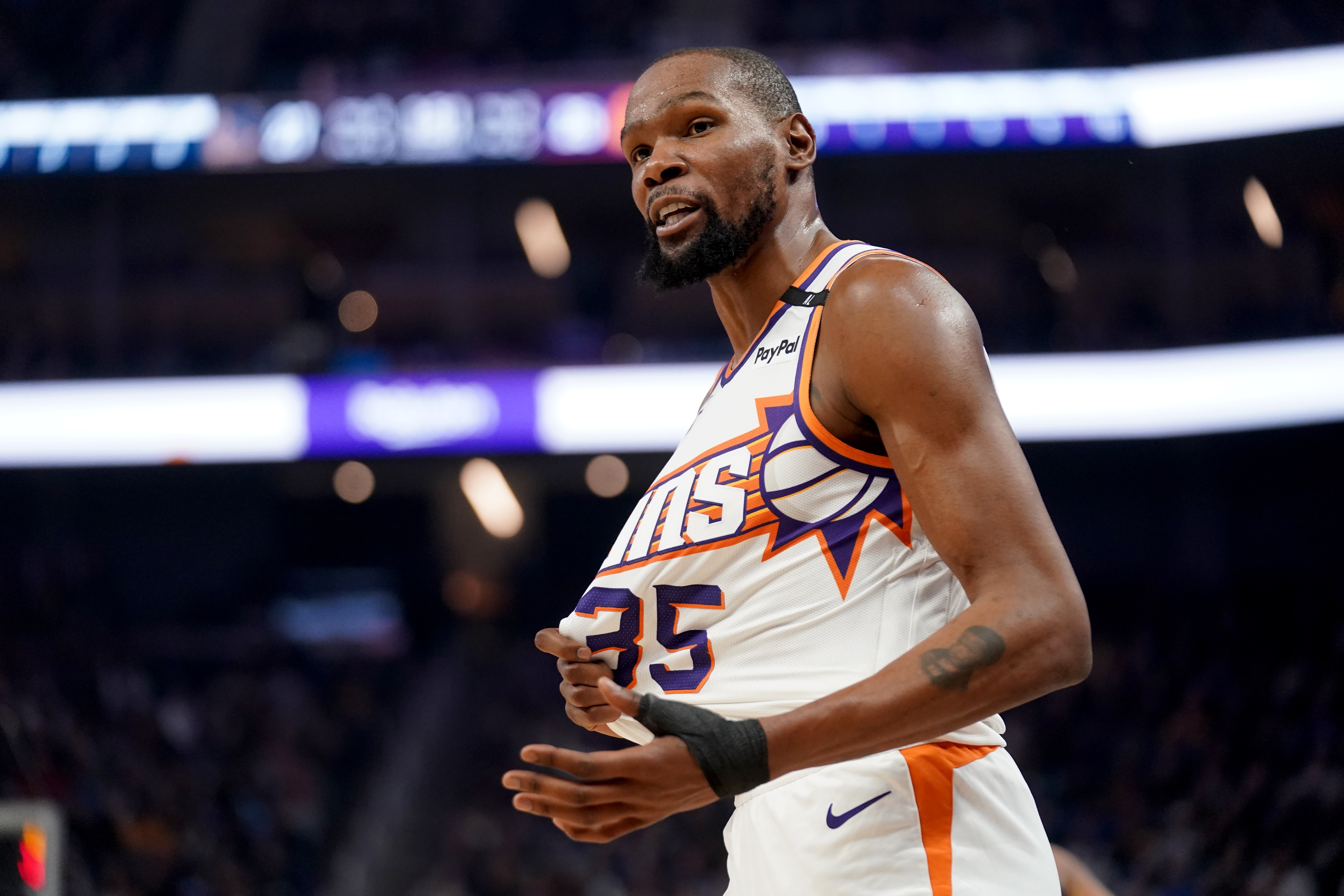 KD:去年我曾说老佩顿太矮&防不住我 他们那个时代的人爱贬低我们